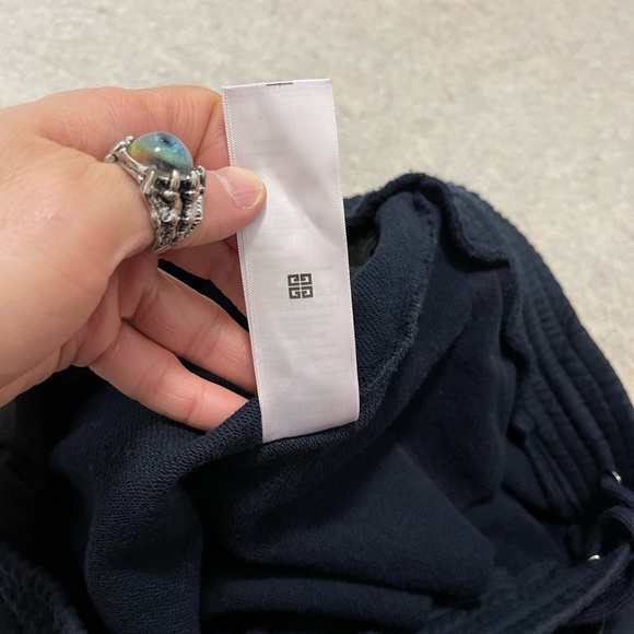 Like New Men’s Large Givenchy Bermuda Drawstring Shorts 4G Logo Embroidered Navy - Picture 12 of 14